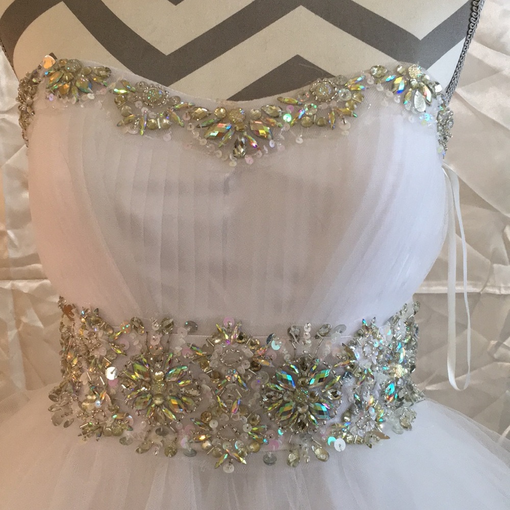 Dress - Picture 2 of 8